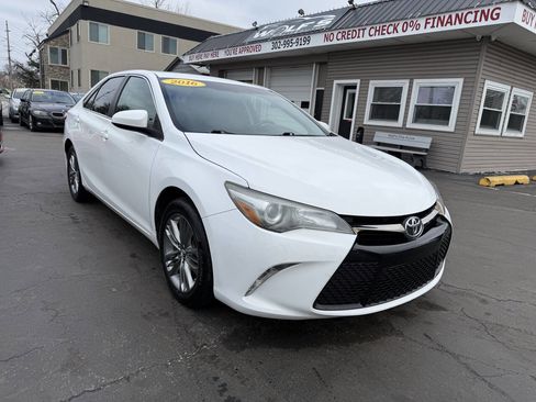 Used 2016 Toyota Camry SE image 4