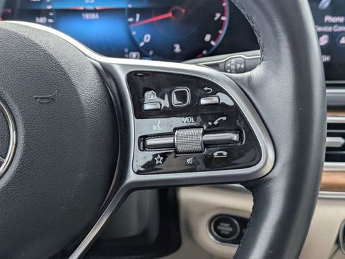 Used 2022 Mercedes-Benz GLE 350 4MATIC w/ Premium Package image 18