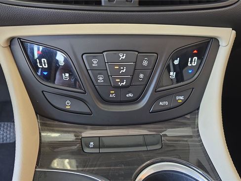 Used 2020 Buick Envision Premium w/ Driver Confidence Package AWD/4WD image 21