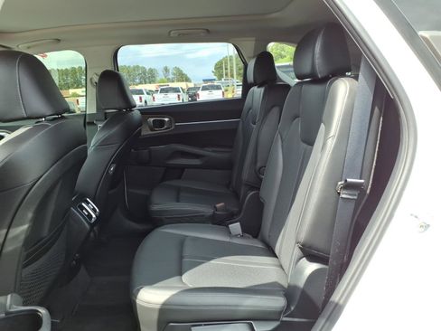 Used 2022 Kia Sorento EX w/ Panoramic Sunroof Package image 23