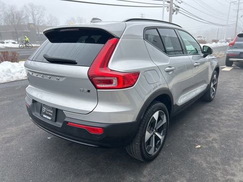 Certified 2025 Volvo XC40 B5 Plus AWD/4WD image 5
