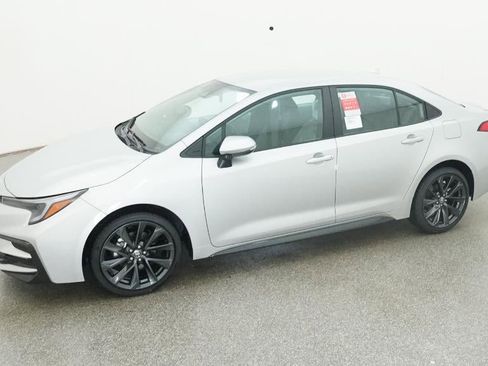 New 2026 Toyota Corolla SE image 2