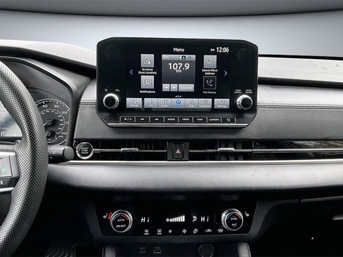 Used 2023 Mitsubishi Outlander SE image 9