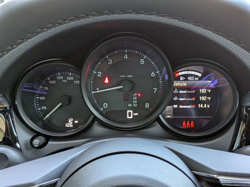 Certified 2025 Porsche Macan image 15