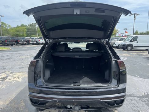 Used 2023 Volkswagen Atlas Cross Sport SEL R-Line AWD/4WD image 11