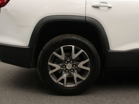Used 2020 GMC Acadia SLE w/ Driver Convenience Package FWD image 5