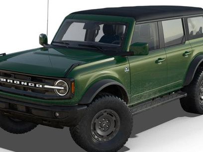 New 2025 Ford Bronco Outer Banks w/ Sasquatch Package