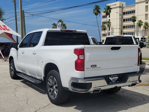 Used 2020 Chevrolet Silverado 1500 LT AWD/4WD image 3