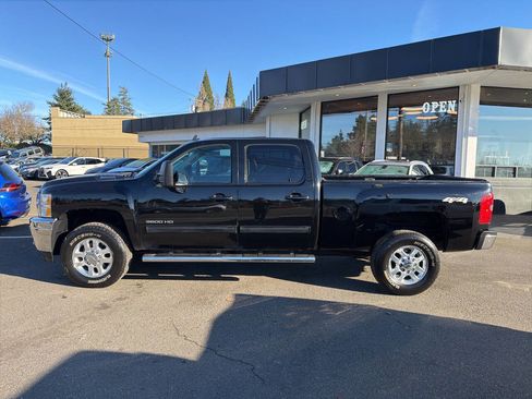 Used 2013 Chevrolet Silverado 3500 LTZ image 2