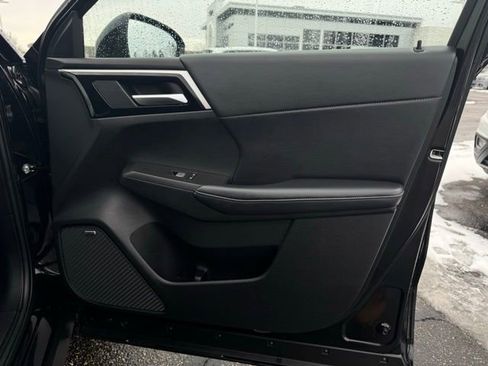 Used 2025 Mitsubishi Outlander Trail Edition image 15