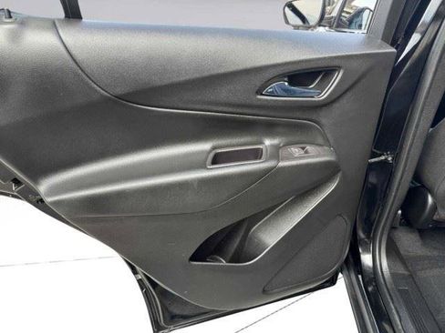 Used 2020 Chevrolet Equinox LT FWD image 38