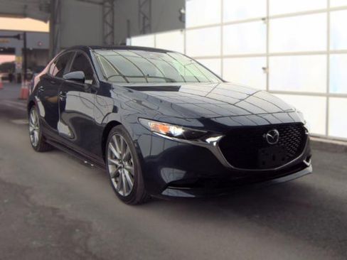 Used 2022 MAZDA MAZDA3 s FWD image 3