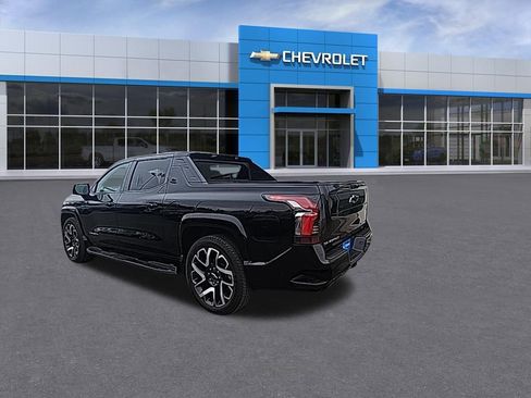 Used 2024 Chevrolet Silverado EV RST AWD/4WD image 3
