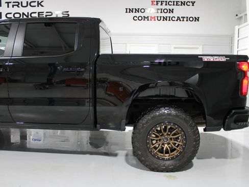 Used 2023 Chevrolet Silverado 1500 LT Trail Boss AWD/4WD image 21