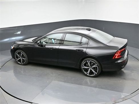 Used 2024 Volvo S60 B5 Plus image 44