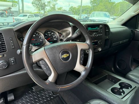 Used 2015 Chevrolet Silverado 2500 LT w/ Z71 Package, Off-Road AWD/4WD image 9