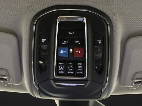 Used 2023 Jeep Grand Cherokee 4WD 4xe w/ Luxury Tech Group II image 28