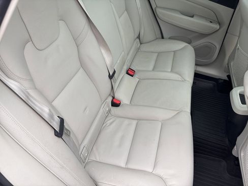 Certified 2023 Volvo XC60 B5 Plus w/ Climate Package image 40