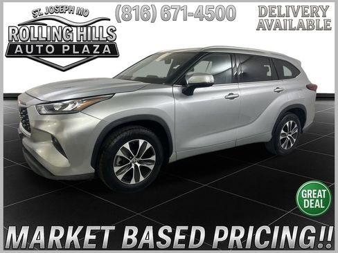 Used 2020 Toyota Highlander XLE image 1