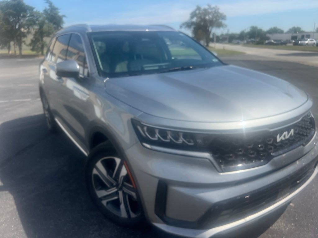 Used 2023 Kia Sorento EX AWD/4WD image 3