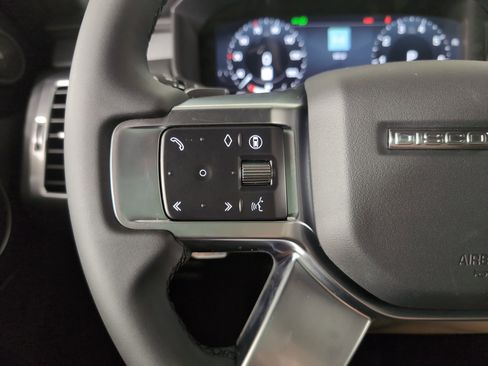 Used 2025 Land Rover Discovery Dynamic SE image 15