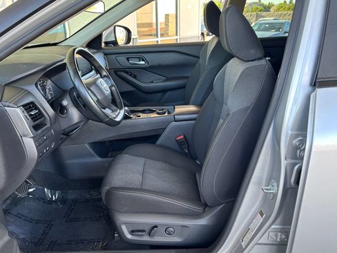 Used 2025 Nissan Rogue SV AWD/4WD image 22