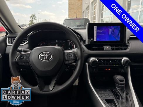 Used 2025 Toyota RAV4 LE AWD/4WD image 5
