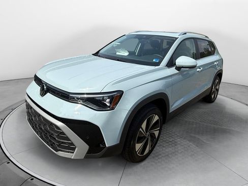 New 2026 Volkswagen Taos SE AWD/4WD image 3
