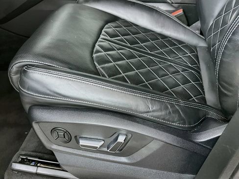 Used 2024 Audi Q7 3.0T Prestige AWD/4WD image 9