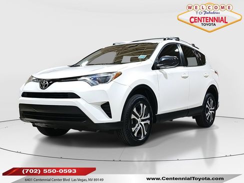 Used 2017 Toyota RAV4 LE image 1
