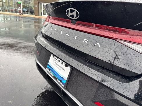 Used 2024 Hyundai Elantra SEL image 5