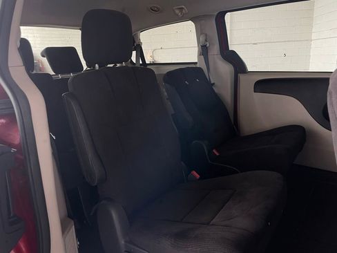 Used 2013 Dodge Grand Caravan SE image 18