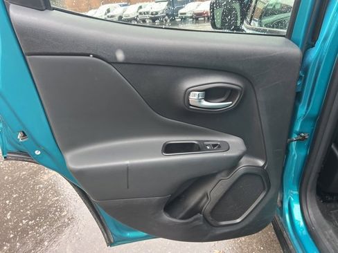 Used 2022 Jeep Renegade Limited image 14