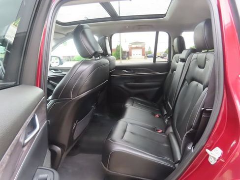 Used 2023 Jeep Grand Cherokee Limited AWD/4WD image 24
