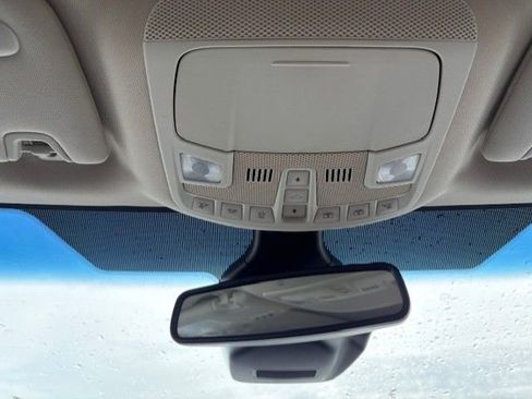 Used 2019 Ford Edge Titanium w/ Cold Weather Package image 10