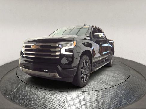 Used 2022 Chevrolet Silverado 1500 High Country w/ High Country Premium Package image 3