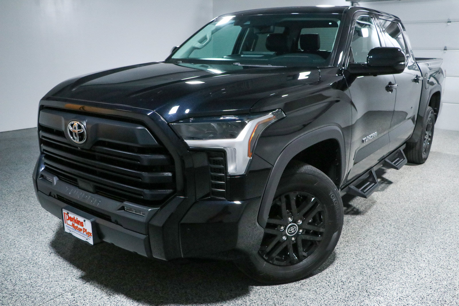 Used 2023 Toyota Tundra SR5 w/ Advanced Technology Package AWD/4WD image 32