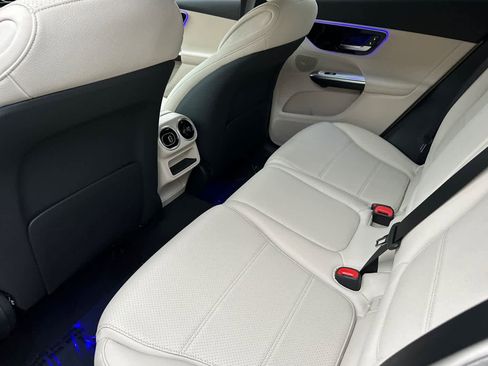 New 2026 Mercedes-Benz GLC 300 4MATIC image 11