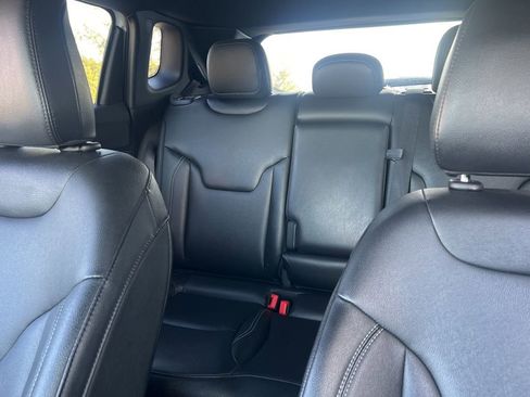 Used 2025 Jeep Compass Limited image 25