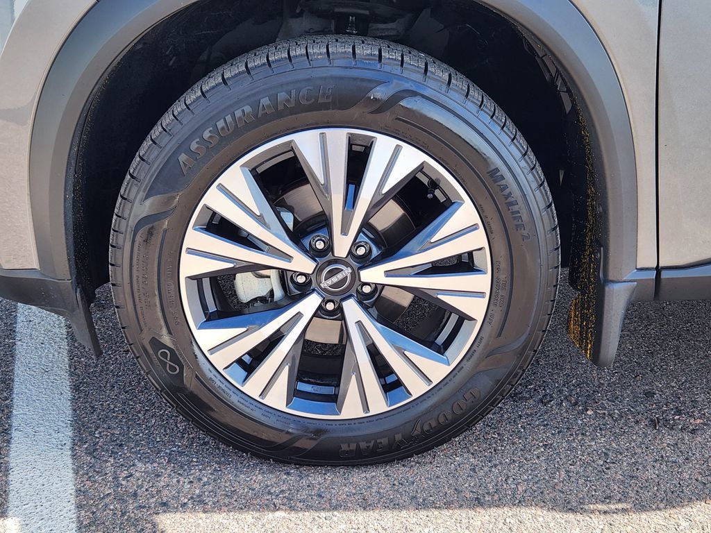 Certified 2023 Nissan Rogue SV w/ SV Premium Package AWD/4WD image 9