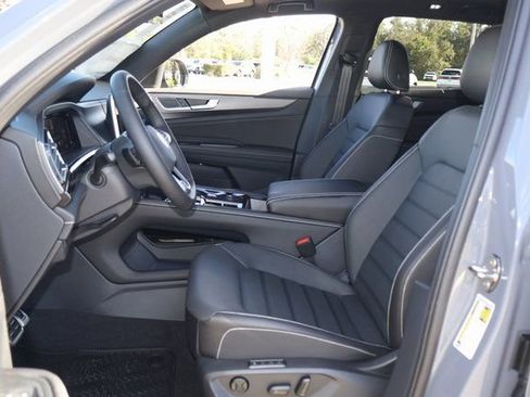 New 2026 Volkswagen Atlas Cross Sport SEL R-Line image 12