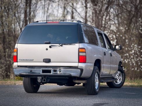 Used 2006 Chevrolet Suburban LS w/ Smart Select Package image 32