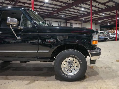 Used 1996 Ford Bronco XLT image 11