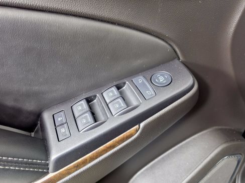 Used 2016 Chevrolet Tahoe LS RWD image 17
