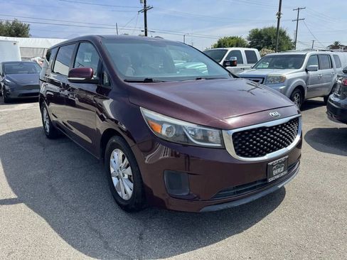 Used 2018 Kia Sedona LX FWD image 1