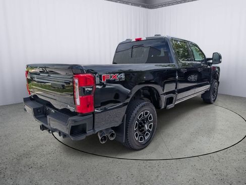 Used 2025 Ford F250 Platinum AWD/4WD image 3