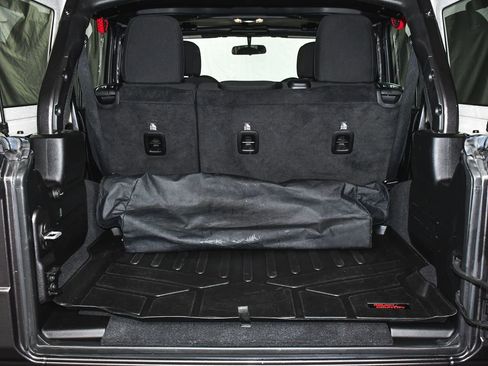 Used 2019 Jeep Wrangler Unlimited Sport S image 50