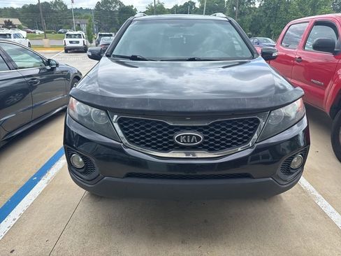 Used 2013 Kia Sorento LX w/ Convenience Pkg FWD image 2