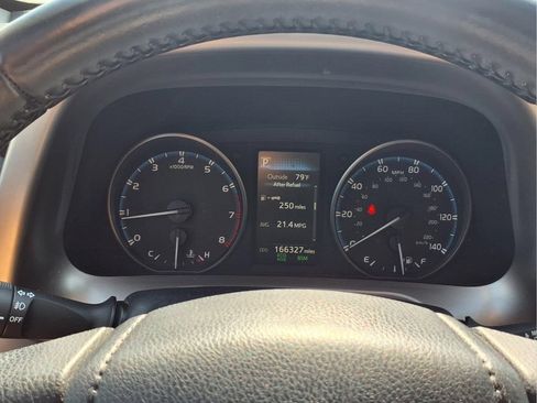 Used 2017 Toyota RAV4 XLE AWD/4WD image 14