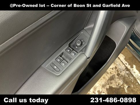 Used 2019 Volkswagen Tiguan SE w/ Panoramic Sunroof Package AWD/4WD image 16